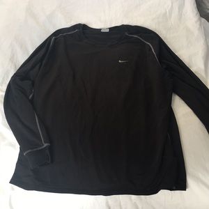 Nike Sphere Dry Fit Long Sleeved Top